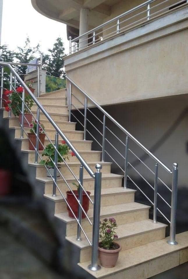 اجرا و نصب حفاظ و نرده استیل بمدیریت آقای بهاری در تبریز